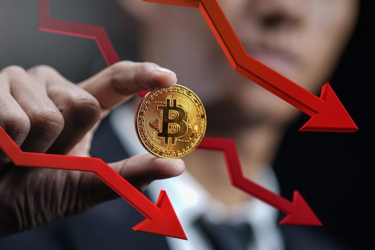 Wallets and futures: why the price of bitcoin is falling