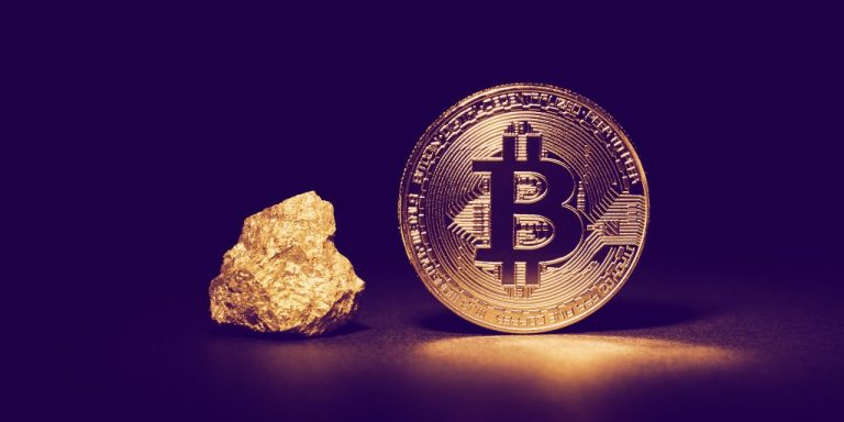 Bitcoin and Gold Cannot Coexist, Says MicroStrategy CEO