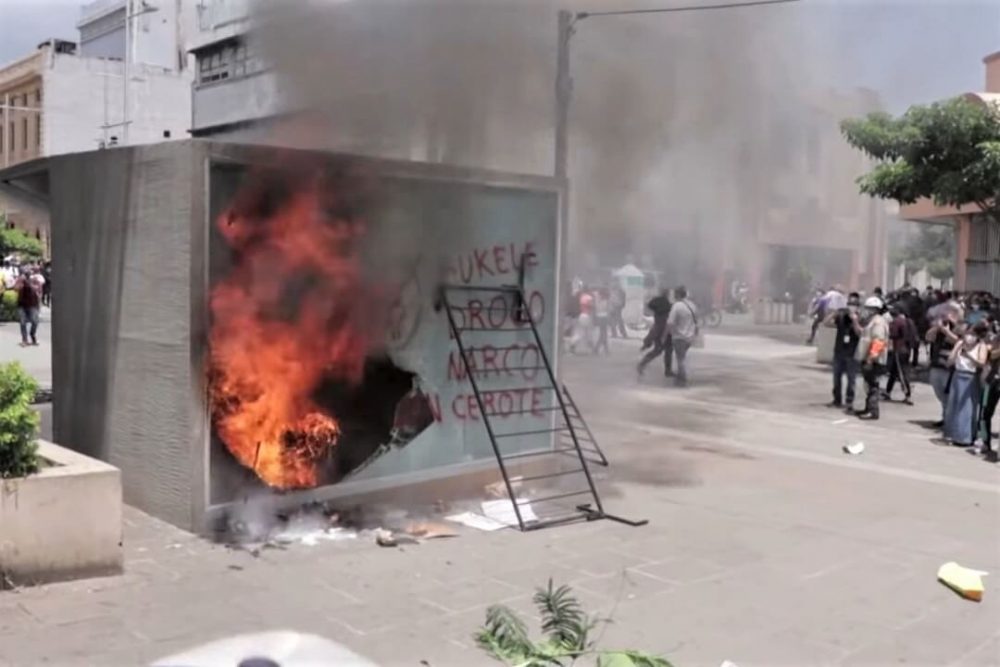 Thousands of people in El Salvador protested against the Bitcoin law, an angry crowd set fire to a BTC machine