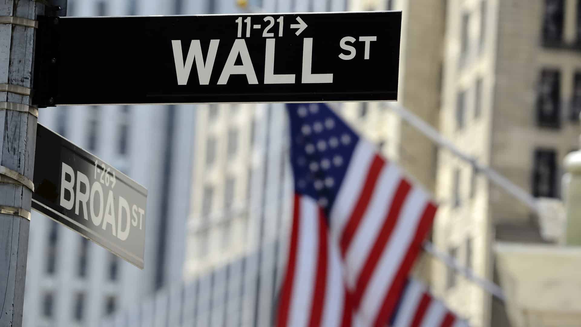 How Wall Street Strikes In The Crypto Crisis
