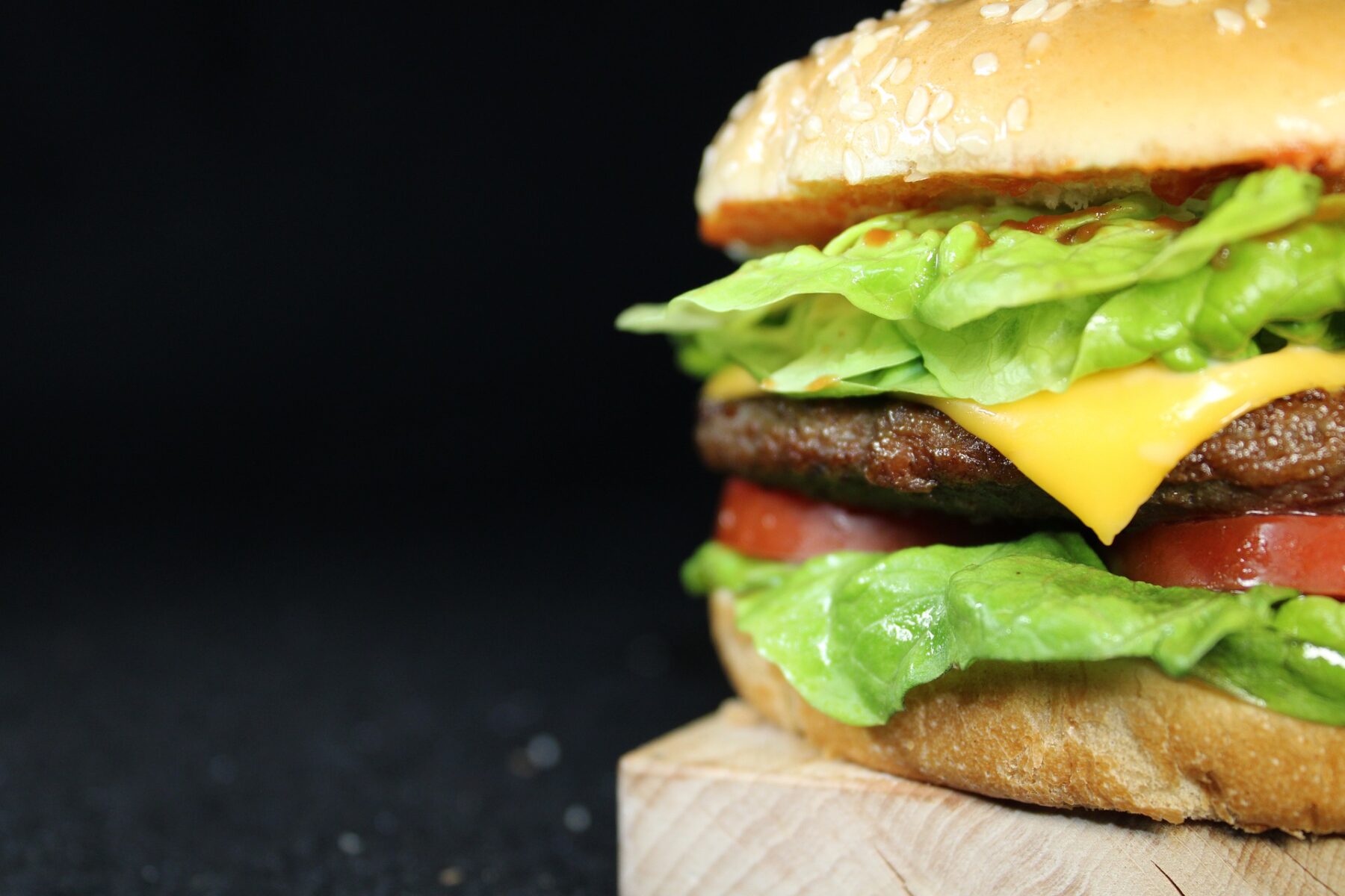 Fast food Burger King offers free cryptocurrencies to purchase food