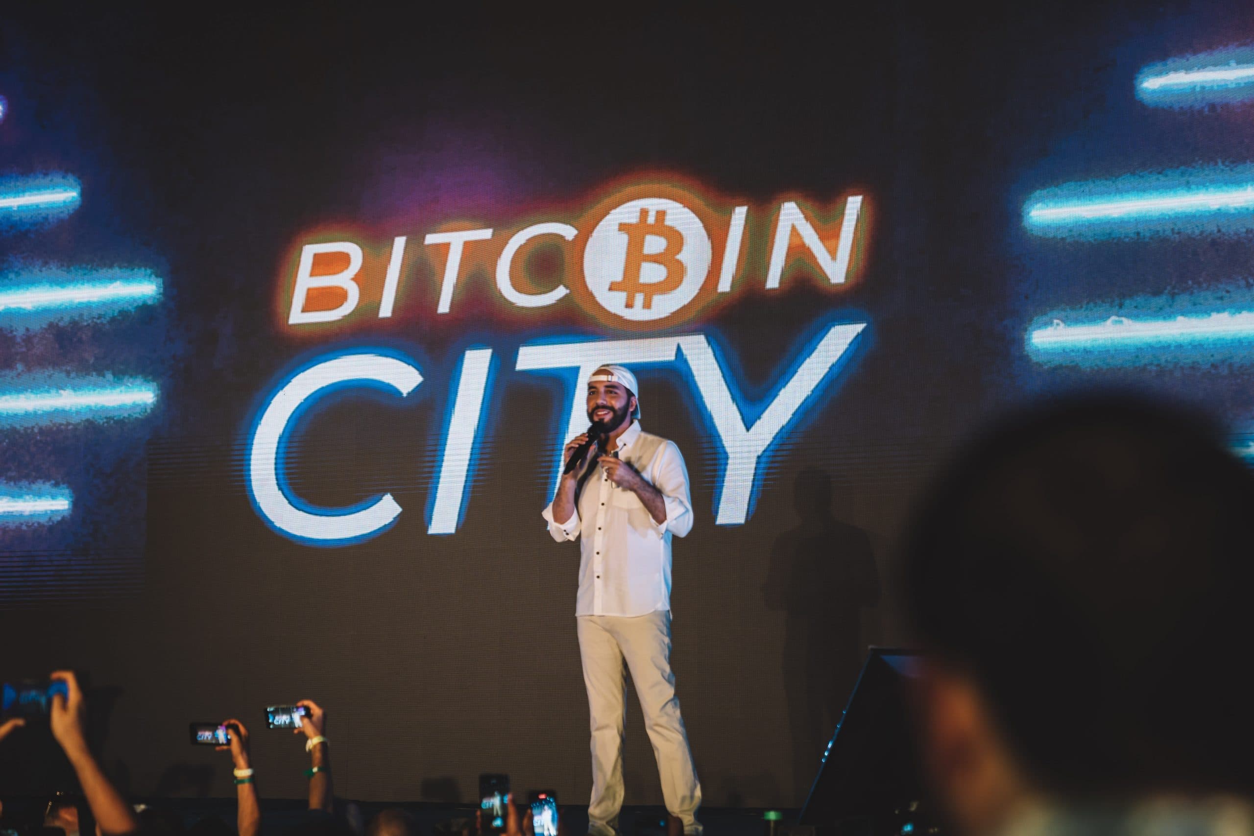 Bitcoin City: Between megalomania and hyperbitcoinization