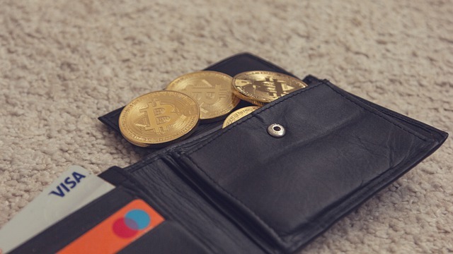 The best platforms to buy Bitcoin by debit or credit card￼