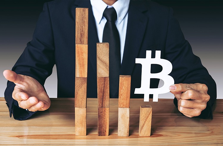 BTC analysis – price made a maximum and continues to correct