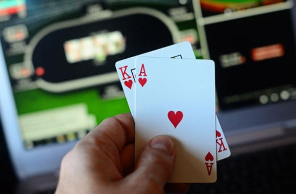 Benefits of Online Poker