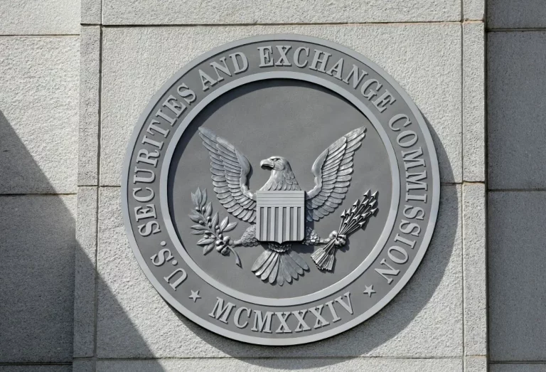 SEC eases crypto reporting rules for banks and brokerages