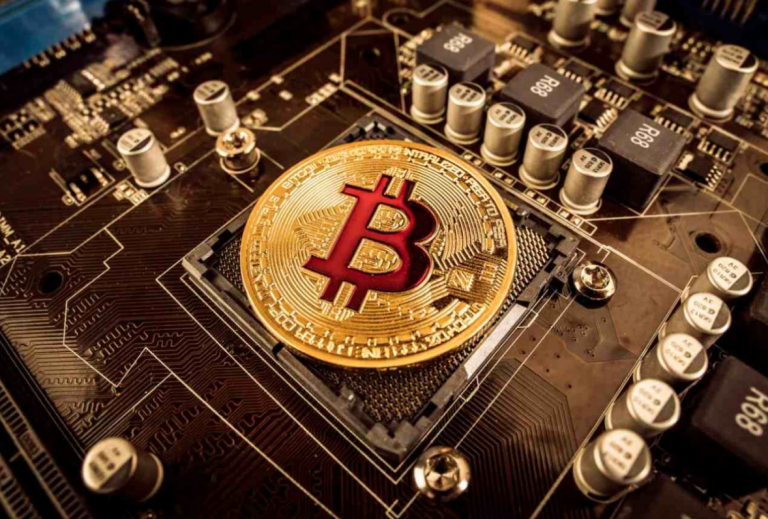 Bitcoin miners sell 10,600 BTC worth $455.8 million – what happened?